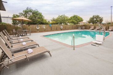 هتل La Quinta By Wyndham San Jose Airport
