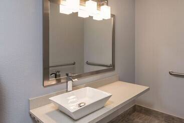هتل La Quinta By Wyndham San Jose Airport