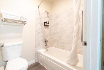 هتل Ocean Star Inn