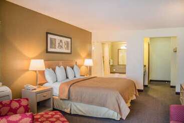 هتل Quality Inn