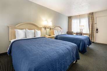 هتل Quality Inn