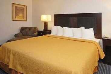 هتل Quality Inn