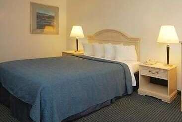 هتل Quality Inn