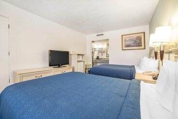 هتل Quality Inn