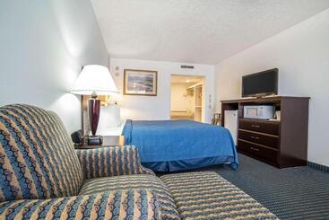 هتل Quality Inn