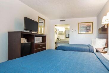 هتل Quality Inn