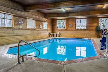 هتل Quality Inn & Suites Vancouver North