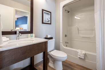 هتل Quality Suites