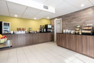 هتل Quality Suites