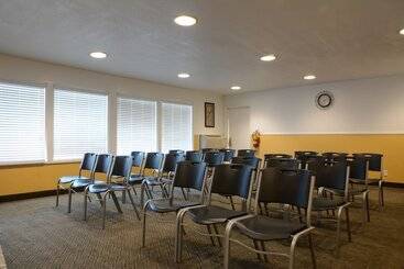 هتل Red Roof Inn San Dimas  Fairplex