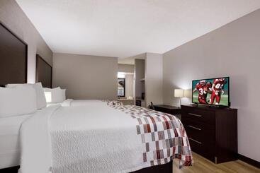 호텔 Red Roof Inn & Suites Statesboro  University