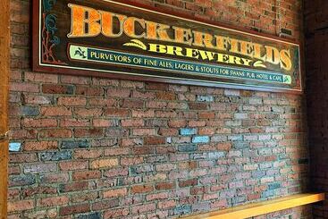 酒店 Swans Brewery, Pub &