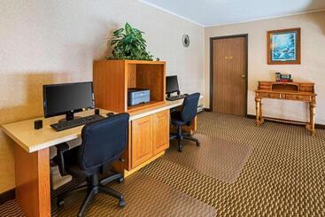 هتل Travelodge By Wyndham Rapid City/black Hills