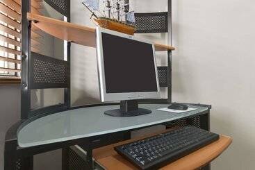 هتل Travelodge Suites By Wyndham Saint John