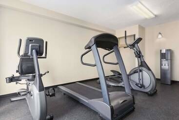 هتل Travelodge Suites By Wyndham Saint John