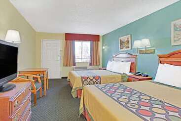 מוטל Super 8 By Wyndham Tucson Downtown Convention Center
