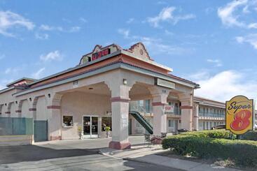 מוטל Super 8 By Wyndham Tucson Downtown Convention Center