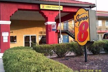 מוטל Super 8 By Wyndham Tucson Downtown Convention Center