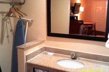 מוטל Super 8 By Wyndham Tucson Downtown Convention Center