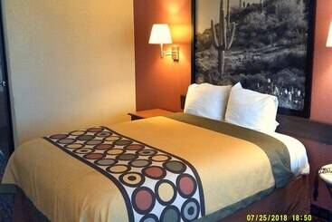 מוטל Super 8 By Wyndham Tucson Downtown Convention Center