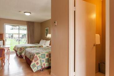 Okanagan Seasons Resort