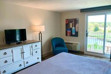 Riverview Resort