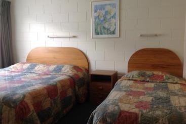 Breeze Motels