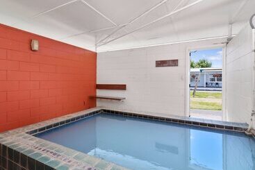 Cleveland Thermal Motel