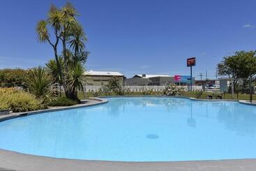 Cleveland Thermal Motel