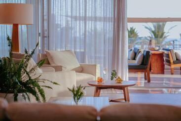 هتل Alion Beach