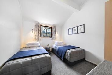 هتل Amity Serviced Apartments