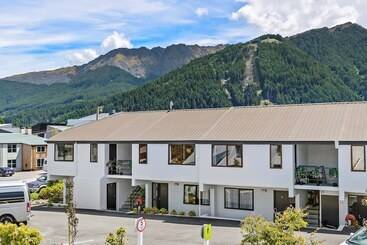 هتل Amity Serviced Apartments