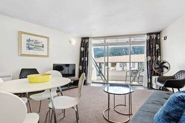 هتل Amity Serviced Apartments