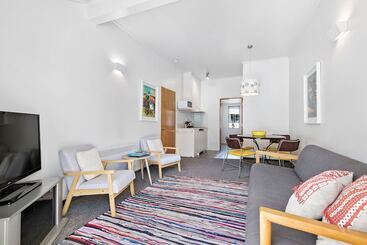 هتل Amity Serviced Apartments