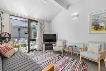 هتل Amity Serviced Apartments
