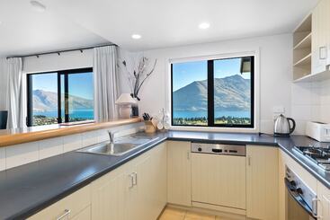 هتل Amity Serviced Apartments