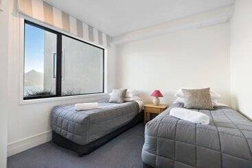 هتل Amity Serviced Apartments