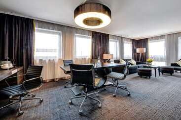 Best Western Premier Hotel Beaulac