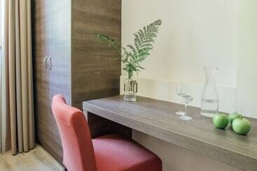 هتل Budget Rooms Gstaad