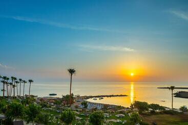 Отель Cavo Maris Beach