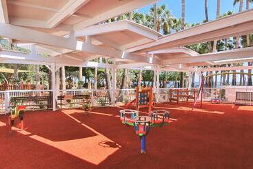 Отель Cavo Maris Beach