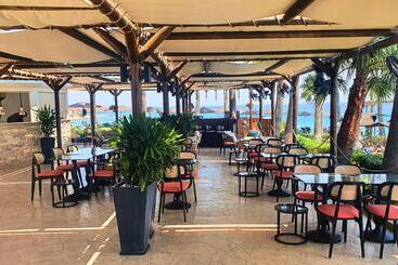 Отель Cavo Maris Beach