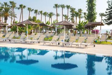 هتل Cavo Maris Beach