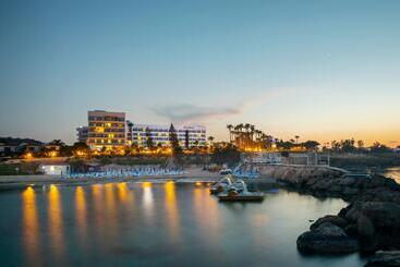 Отель Cavo Maris Beach