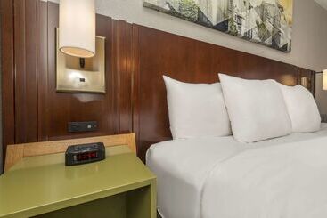 هتل Comfort Inn