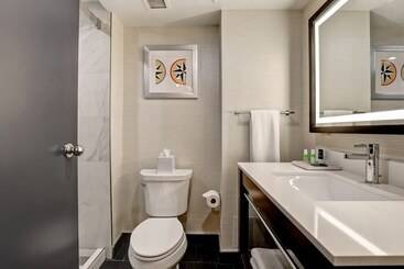 هتل Four Points By Sheraton St. Catharines Niagara Suites