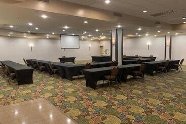 هتل Holiday Inn & Suites Windsor Ambassador Bridge By Ihg