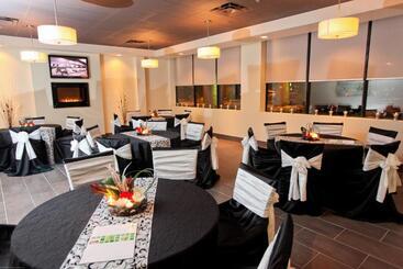 هتل Holiday Inn & Suites Windsor Ambassador Bridge By Ihg