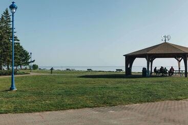هتل Knights Inn North Bay