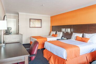 هتل Knights Inn North Bay